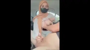 Bokep Jilbab Hijab Coklat Dientot Di Dalam Mobil